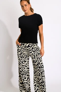 Livia TSHIRT YALDA VARGAS Noir Outlet